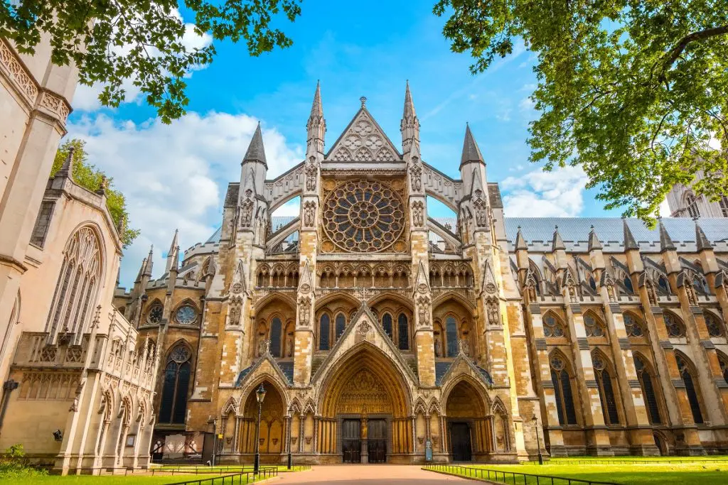 Front of the Westminster-Abbey building