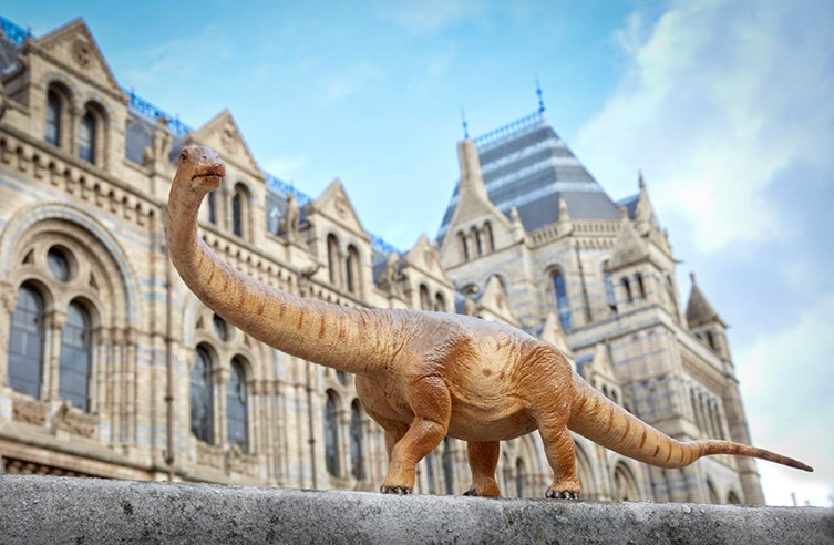 Titanosaur: Life as the Biggest Dinosaur