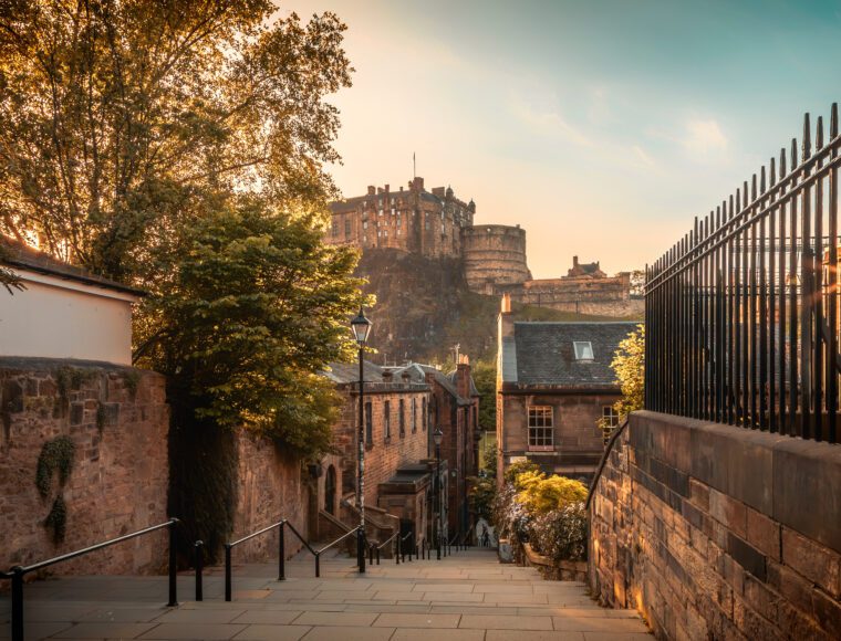 The sunset view of the Edinburgh Castle from the Vennel Viewpoint as seen in One Day Netflix